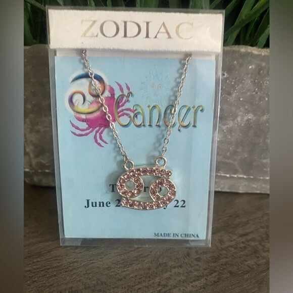 New silver colored‎ zodiac cancer necklace - Picture 1 of 2